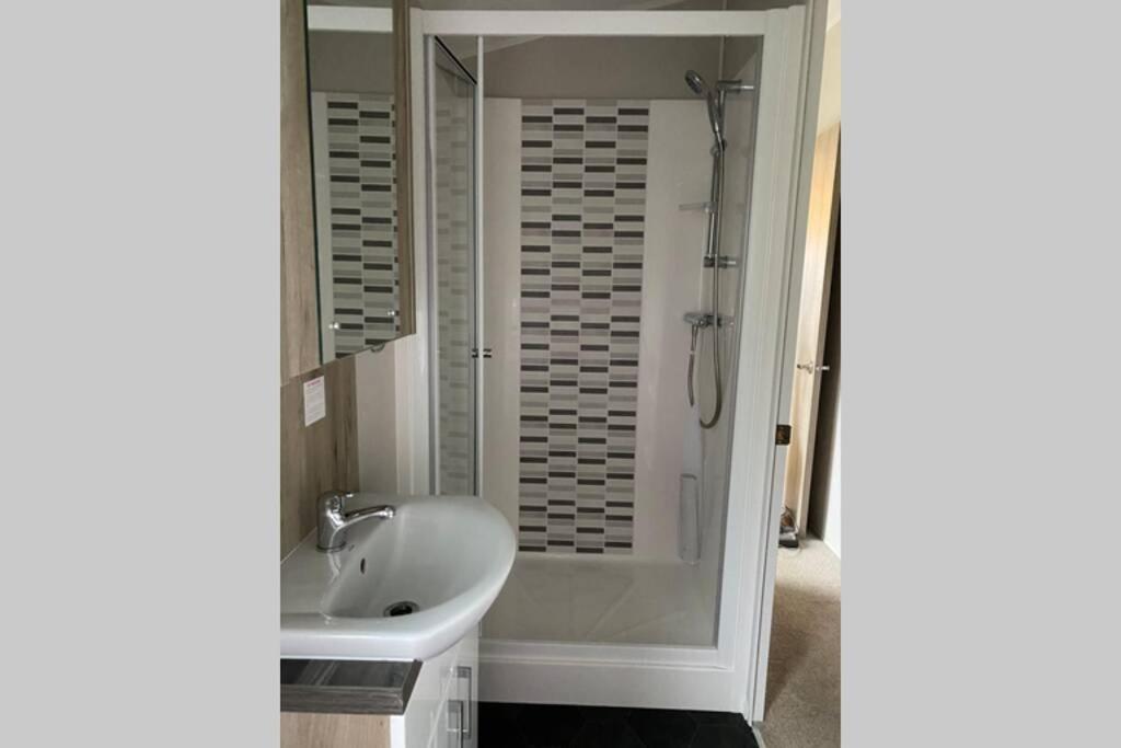 Glade Lodge- North Devon Coast, Bideford Bay Caravan Park Extérieur photo