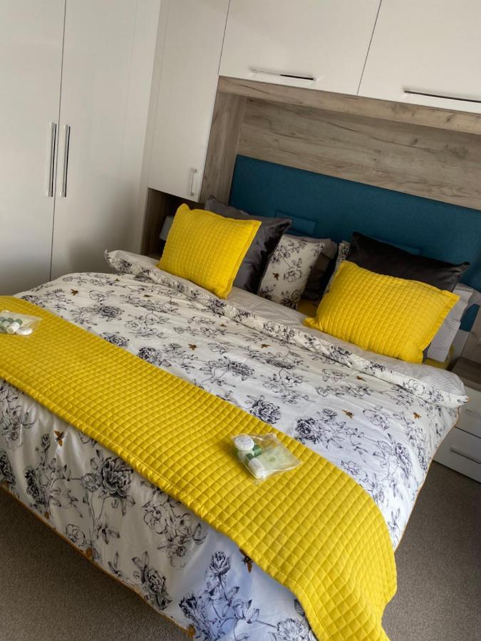 Glade Lodge- North Devon Coast, Bideford Bay Caravan Park Extérieur photo